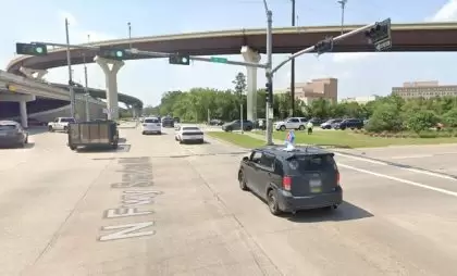 [12-28-2021] Montgomery County, TX - Two-Vehicle Crash Injures Three People in The Woodlands